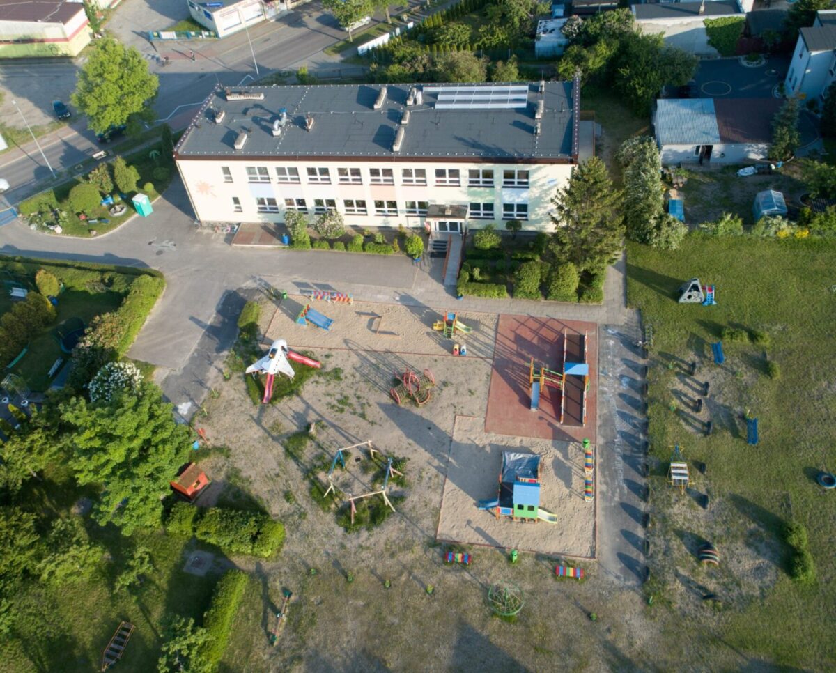 Przedszkole nr 1 w Redzie / 2 widok z lotu ptaka